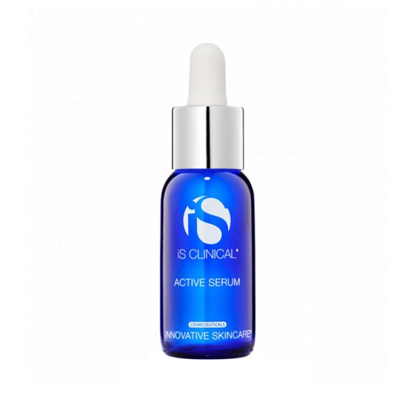 Flaske av iS Clinical Active Serum plassert på en ren overflate, demonstrerer dens elegante emballasje og tydelig merking