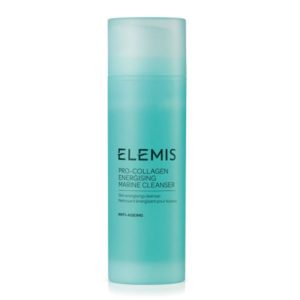 "Elemis Pro-Collagen Energising Marine Cleanser flaske elegant presentert på en ren bakgrunn, understreker den luksuriøse og energigivende naturen av produktet."